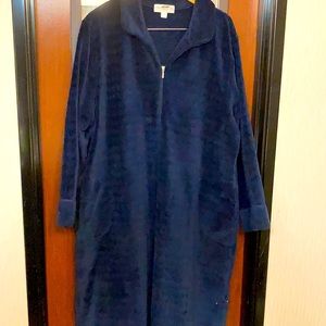Navy blue night gown